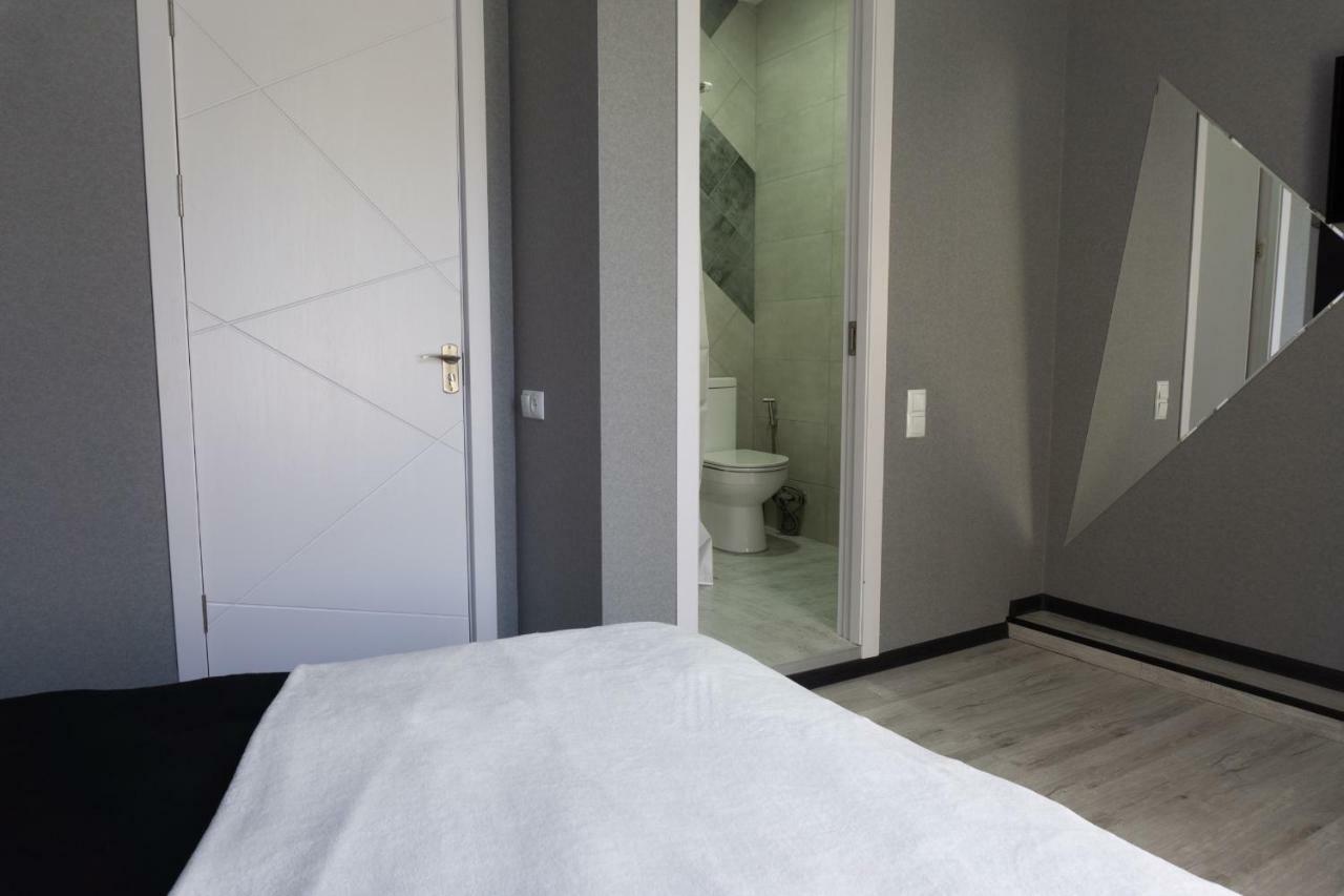 Guesthouse Kado Tbilisi ภายนอก รูปภาพ